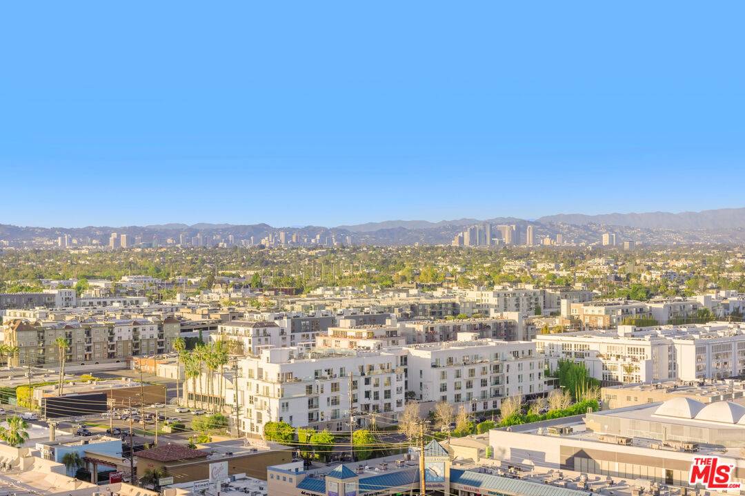 13600   Marina Pointe Dr 2BR Marina Del Rey La