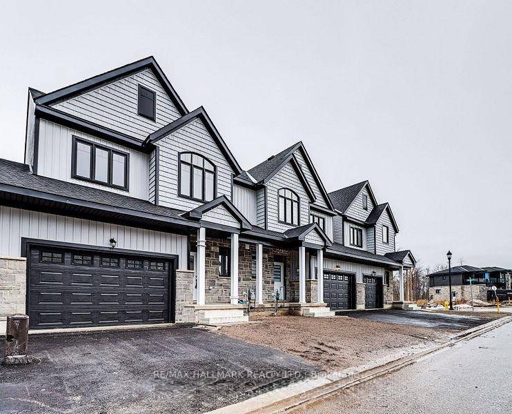 Charming Furnished Townhome Across from Georgian Peaks Year Round Retreat !