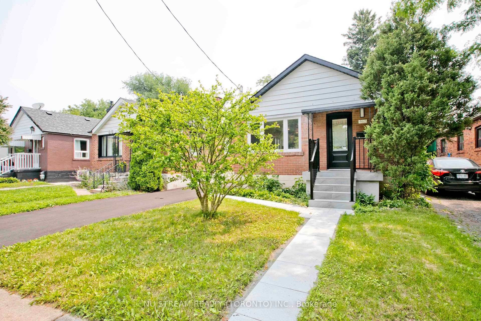 Cozy and inviting 2 bedroom basement unit available for lease !