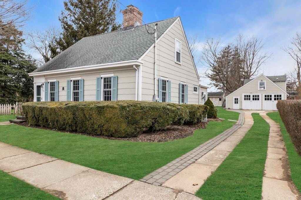 This charming, well maintained 3 bedroom, 2 bath Historic Landmark is on coveted Village Lane, a national historic district in the waterfront village of Orient.