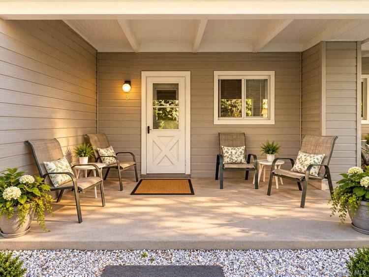 WHB Village Rental Available 1Bed 1Bath MD LD 25k Spend your summer in the heart of Westhampton Beach Village.
