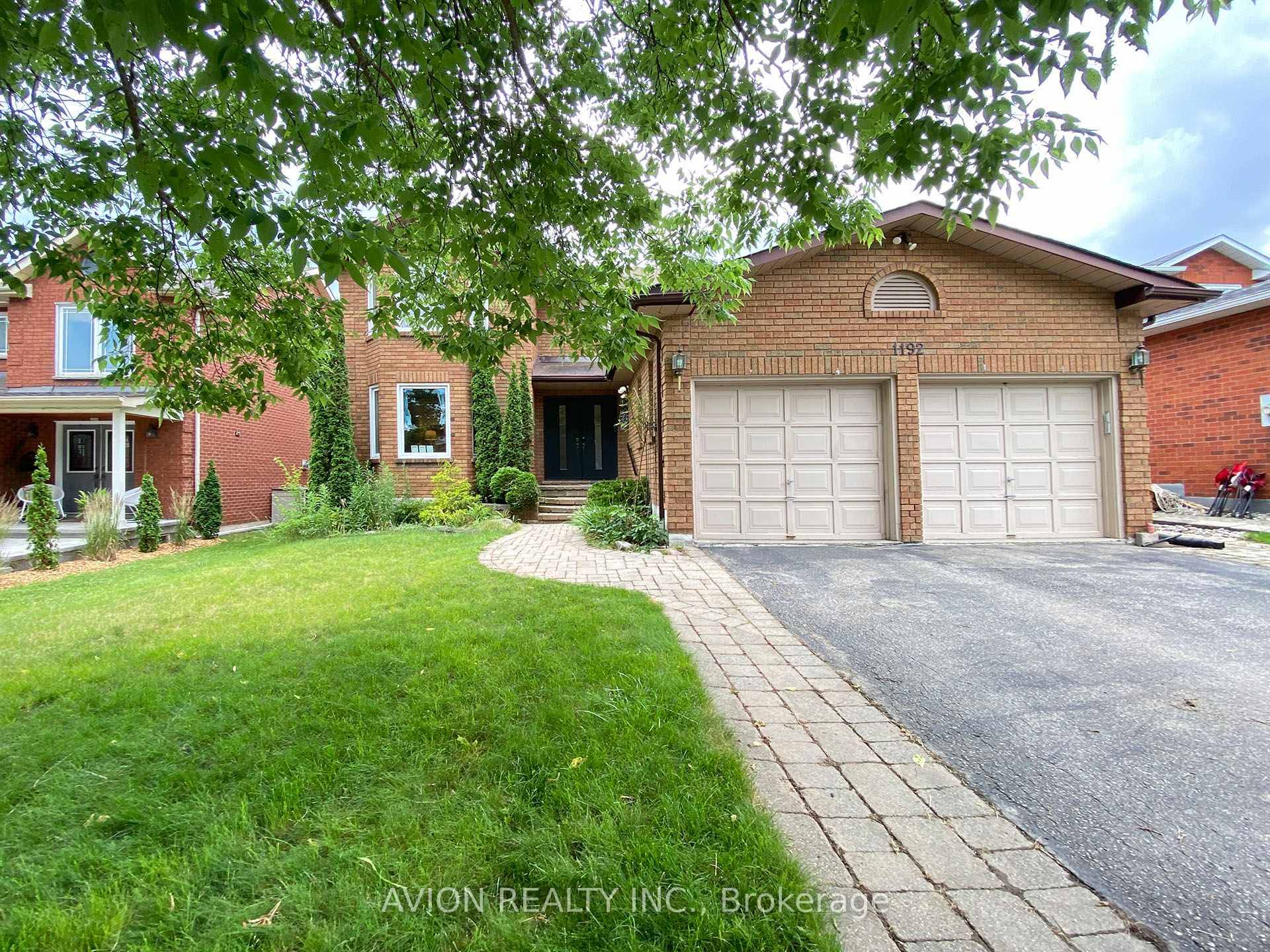Bright 4 Bedrooms Plus one office on the main floor, 3000 sq ft Finished Basement.