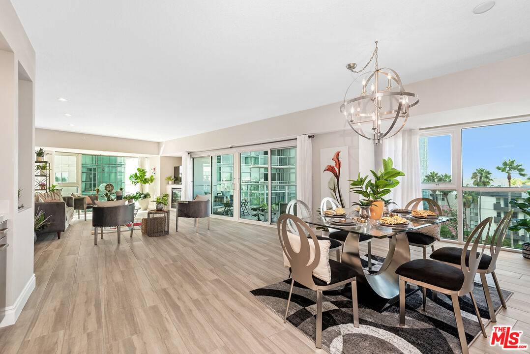 13600 Marina Pointe Dr 2BR Marina Del Rey La