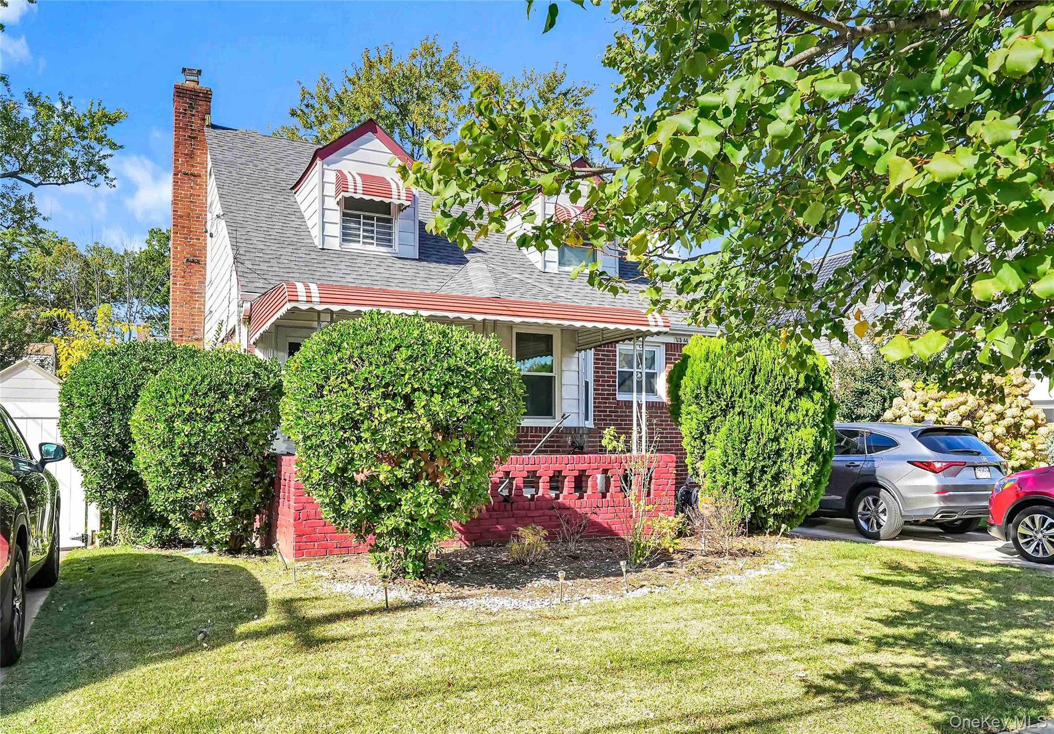 Beautifully Renovated 4 Bed Cape in Prime Elmont Location Move right into this fully updated single dwelling home combining modern comfort with classic charm.