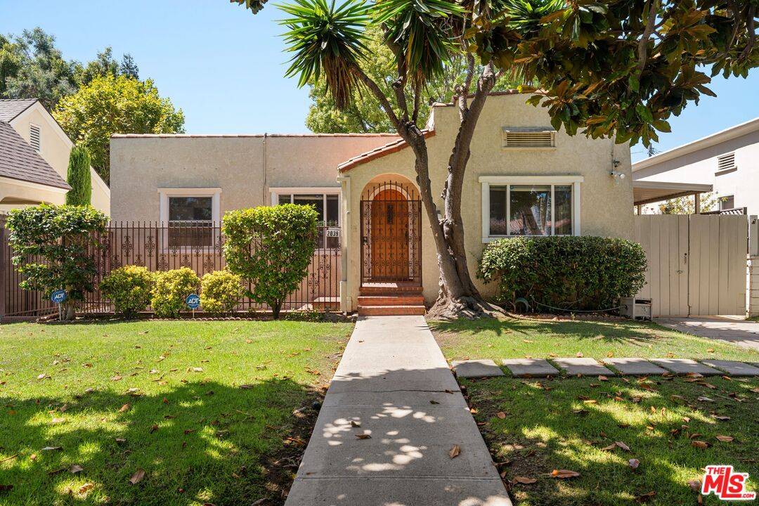 2039   Kelton Ave 3BR Beverlywood La