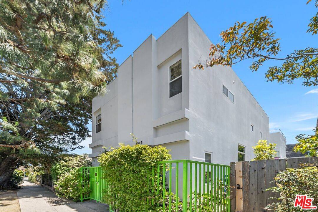 1314 Cabrillo Ave 4BR Marina Del Rey La