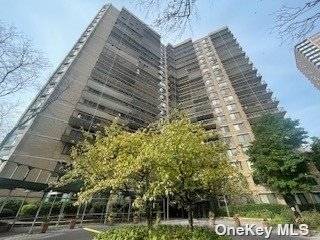 Welcome to Woodner House Condominium in the heart of Flushing downtown with everything you need.