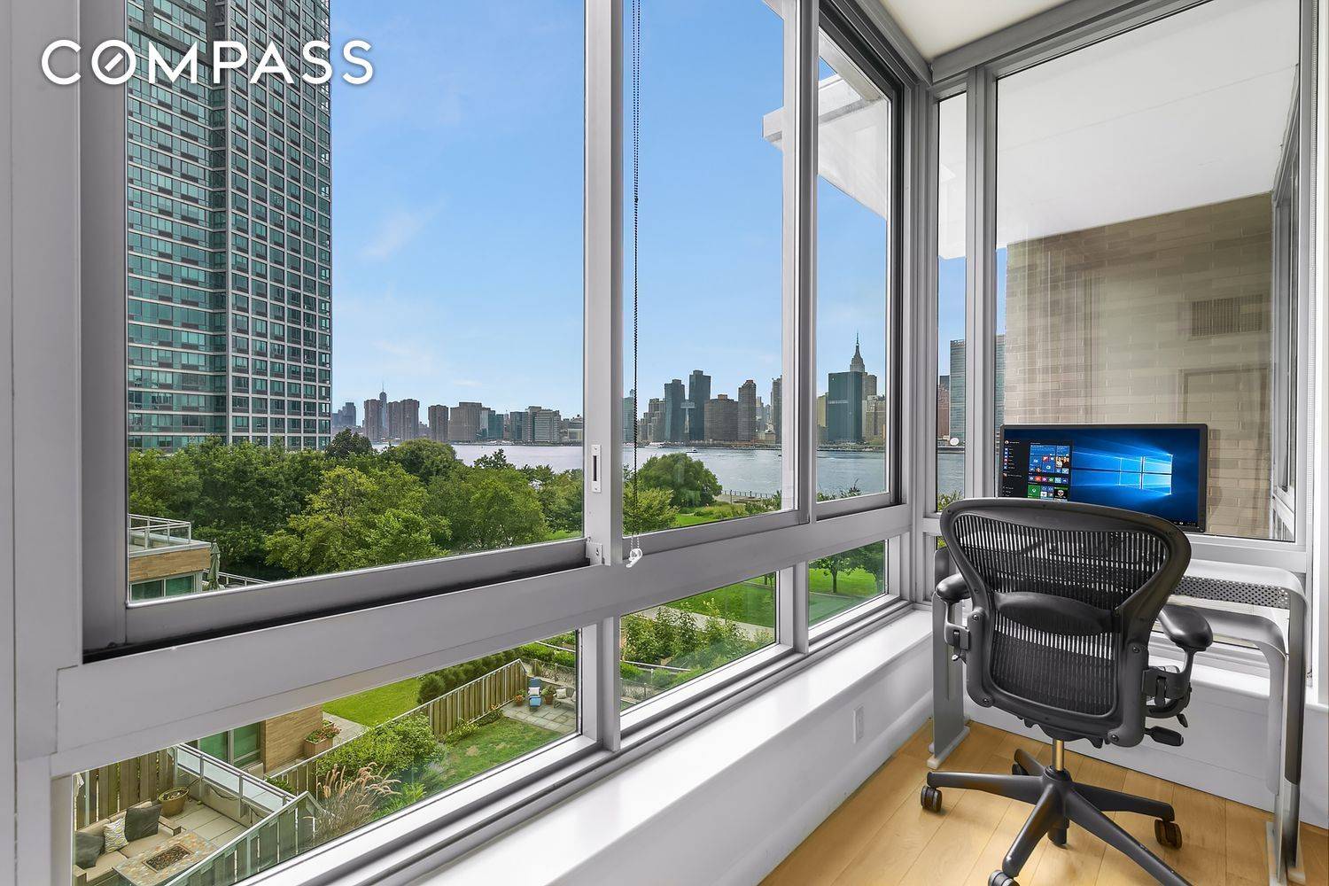 This sprawling sun blasted one bedroom home boasts the most beautiful jaw dropping city and water views directly from your own living room that features floor to ceiling windows.
