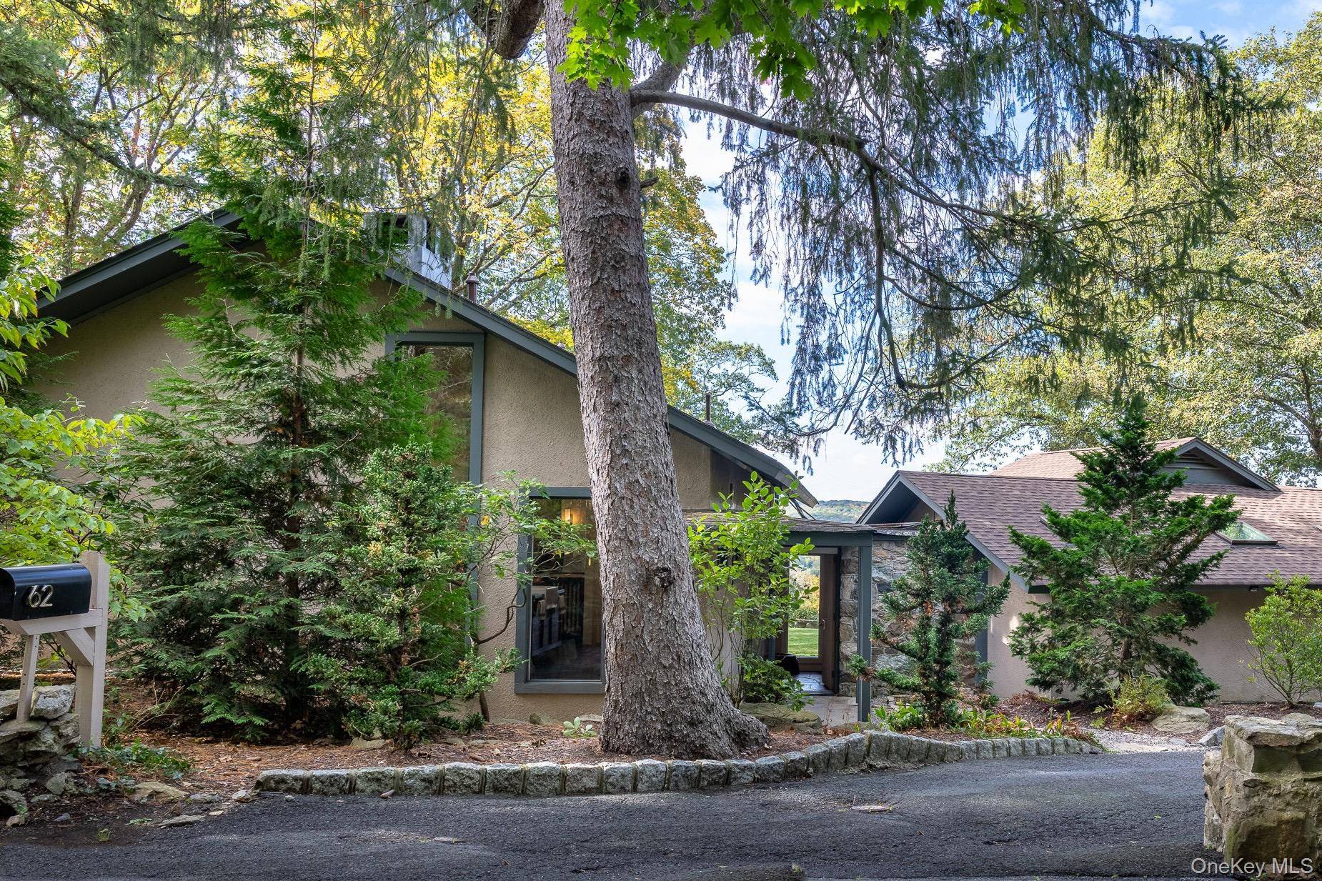 Palm Springs Mid Century Meets Historic Tuxedo Park A rare and exceptional offering, this exquisitely restored mid century residence combines the timeless appeal of Palm Springs design with the storied ...