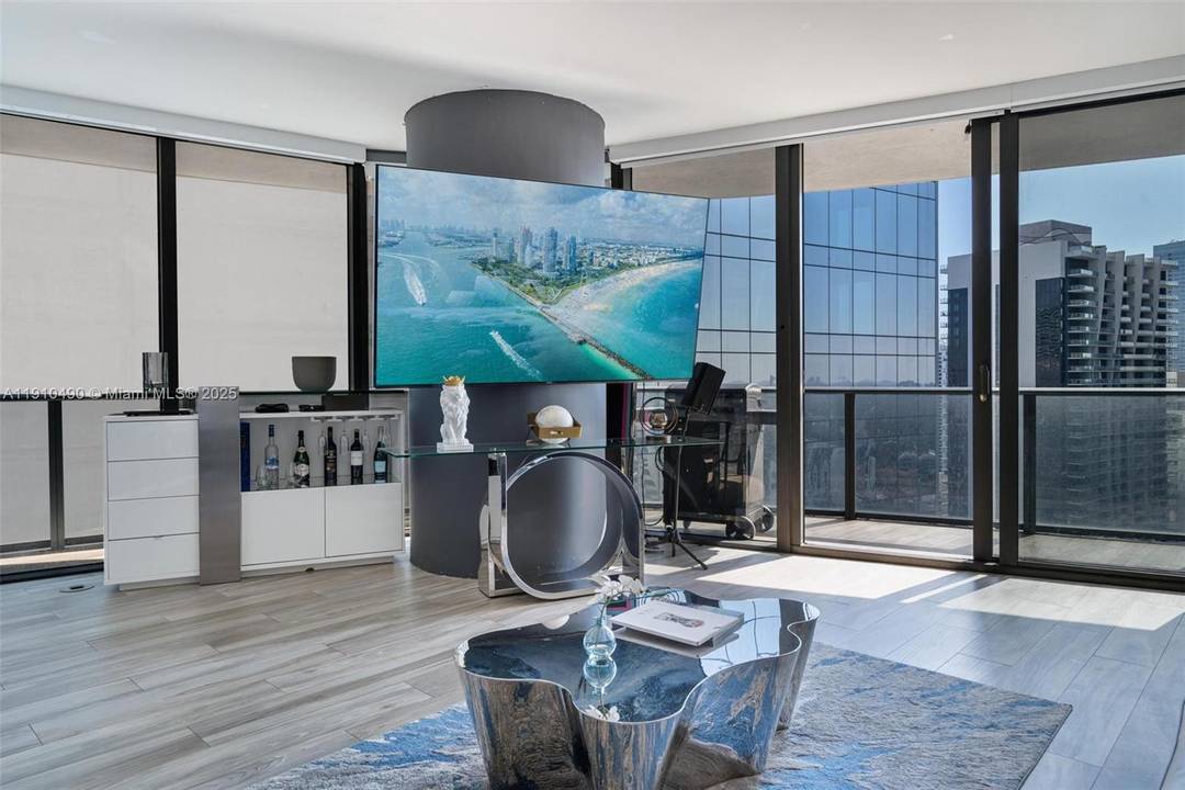 SLS LUX Brickell, Miami The epitome of luxury 3 bedroom, 3 bathroom apartment Offering panoramic city views with the ocean as a backdrop, this residence features a private elevator entrance, ...