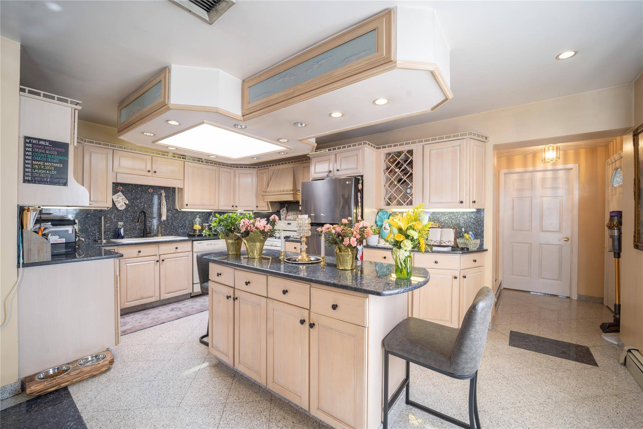Welcome to this stunning brick detached single family house located at 3252 Waterbury Avenue in the desirable Country Club section of the Bronx.