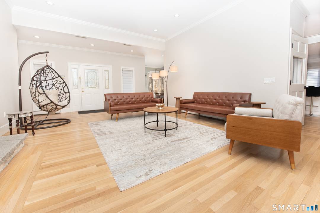 Private Hilltop Retreat on 2 Acers Heated Pool, Fully Renovated 2024.