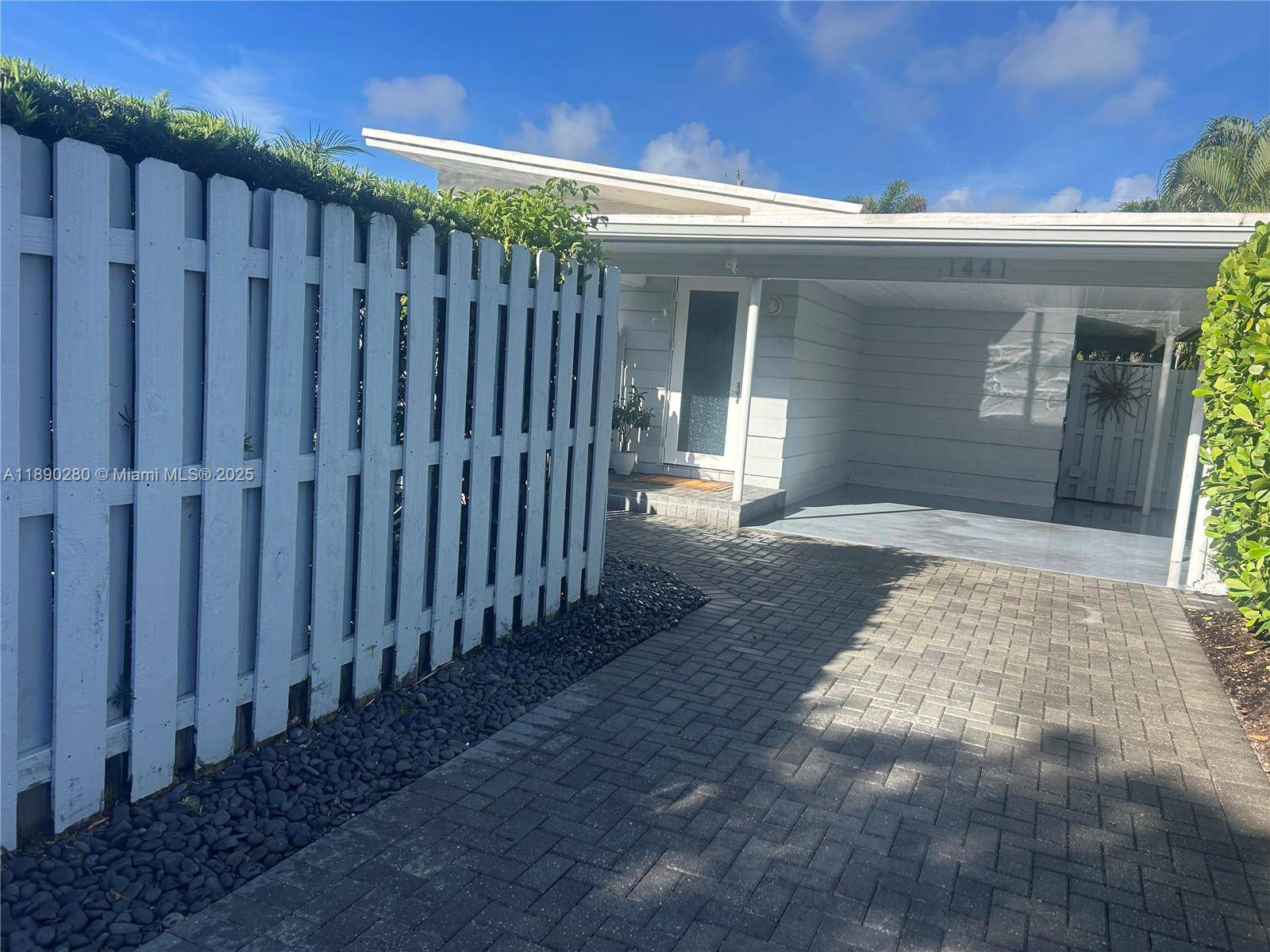 DO NOT MISS THIS ECLECTIC AMAZING DESIGN HOME WITH HIGH CEILINGS, PLENTY OF LIGHT AND GREAT LAYOUT.