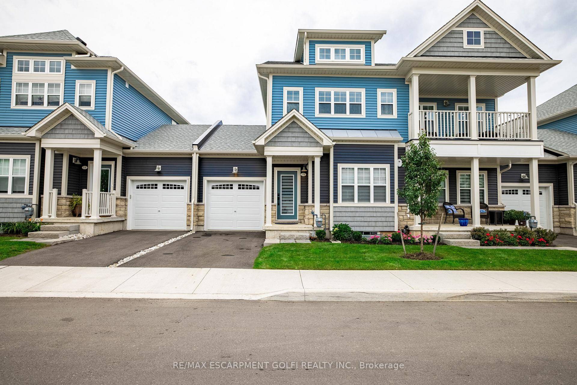Discover the perfect blend of serenity and convenience in this luxurious condo, situated just a short stroll from the iconic Crystal Beach.