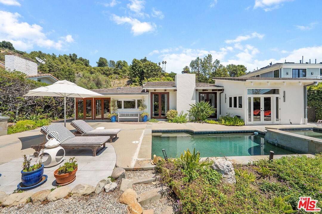 2529   Pesquera Dr 3BR Brentwood La