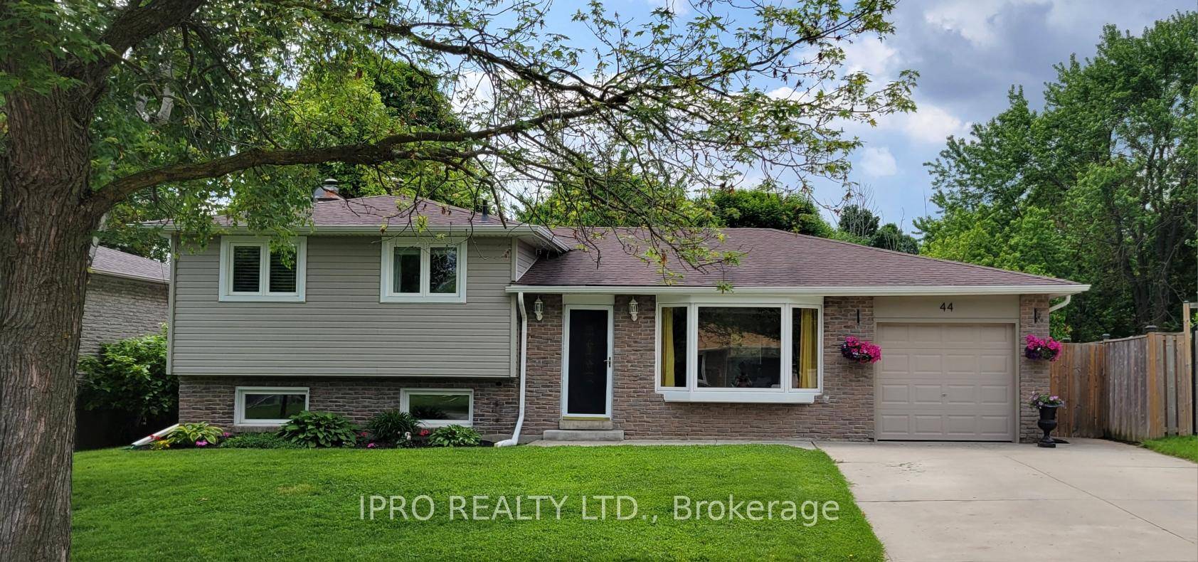 NO INTERIOR PHOTOS FOR PRIVACY OF SELLER, HOME SHOWS BEAUTIFULLY INSIDE Stunning ravine property with a private backyard located close to the end of this quiet cul de sac giving ...