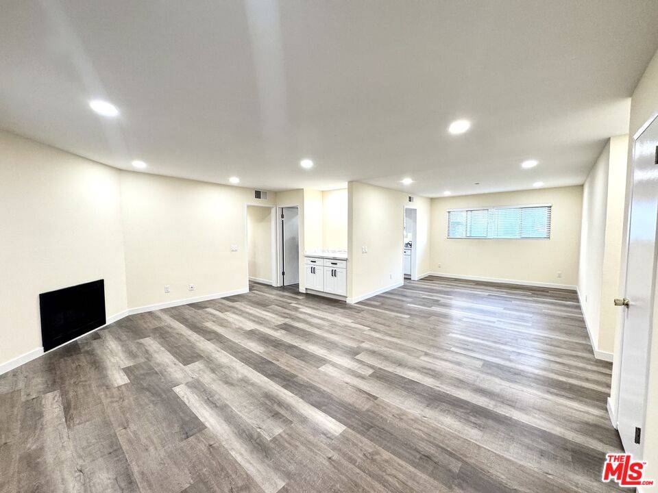 3970   Ingraham St 3BR Hancock Park La