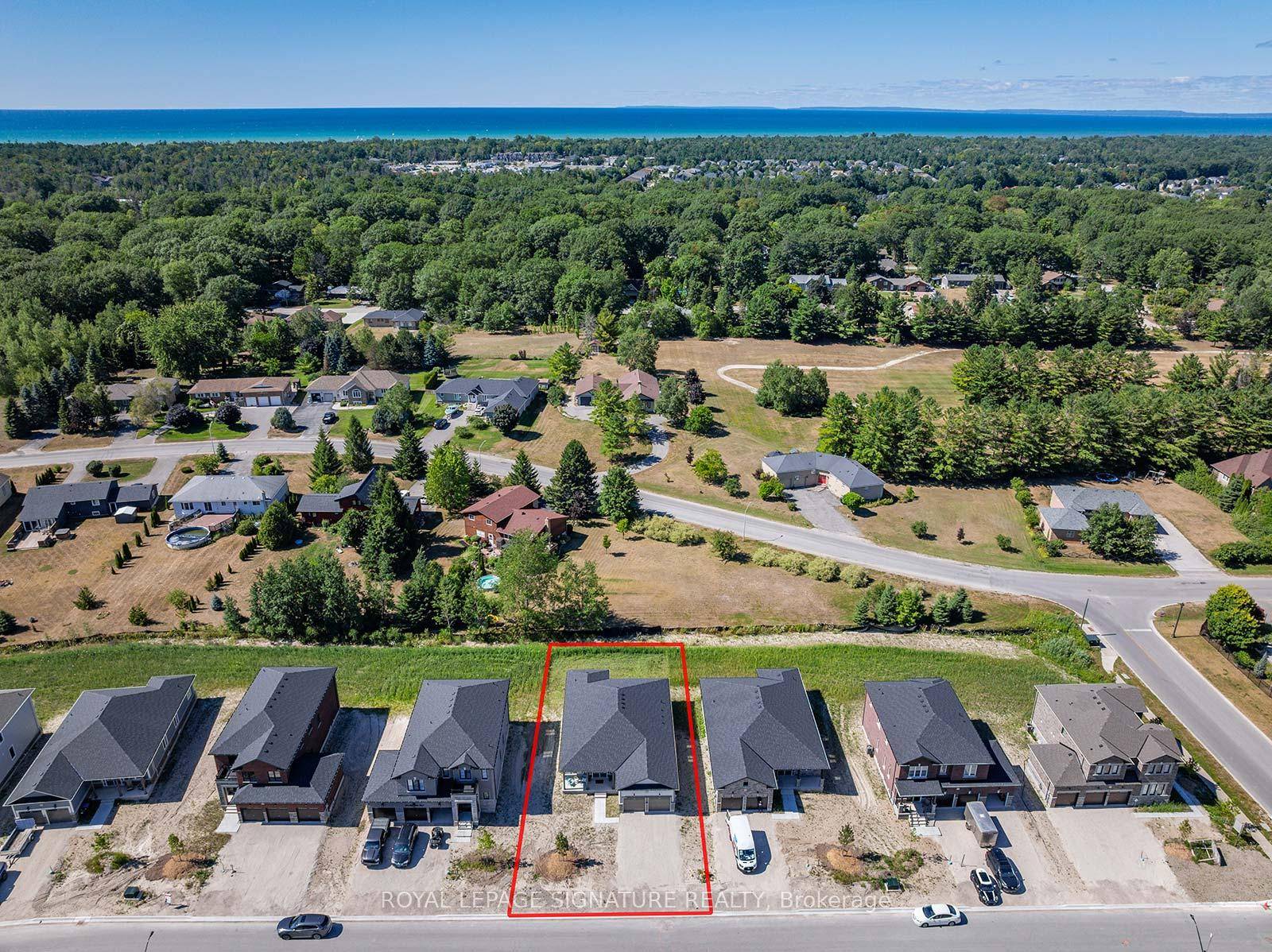 Located in the Desirable Community of Wasaga Sands !