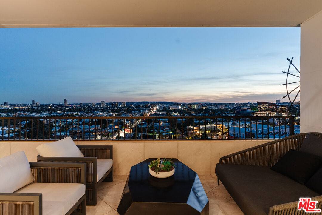 1100 Alta Loma Rd 2BR Sunset Strip La