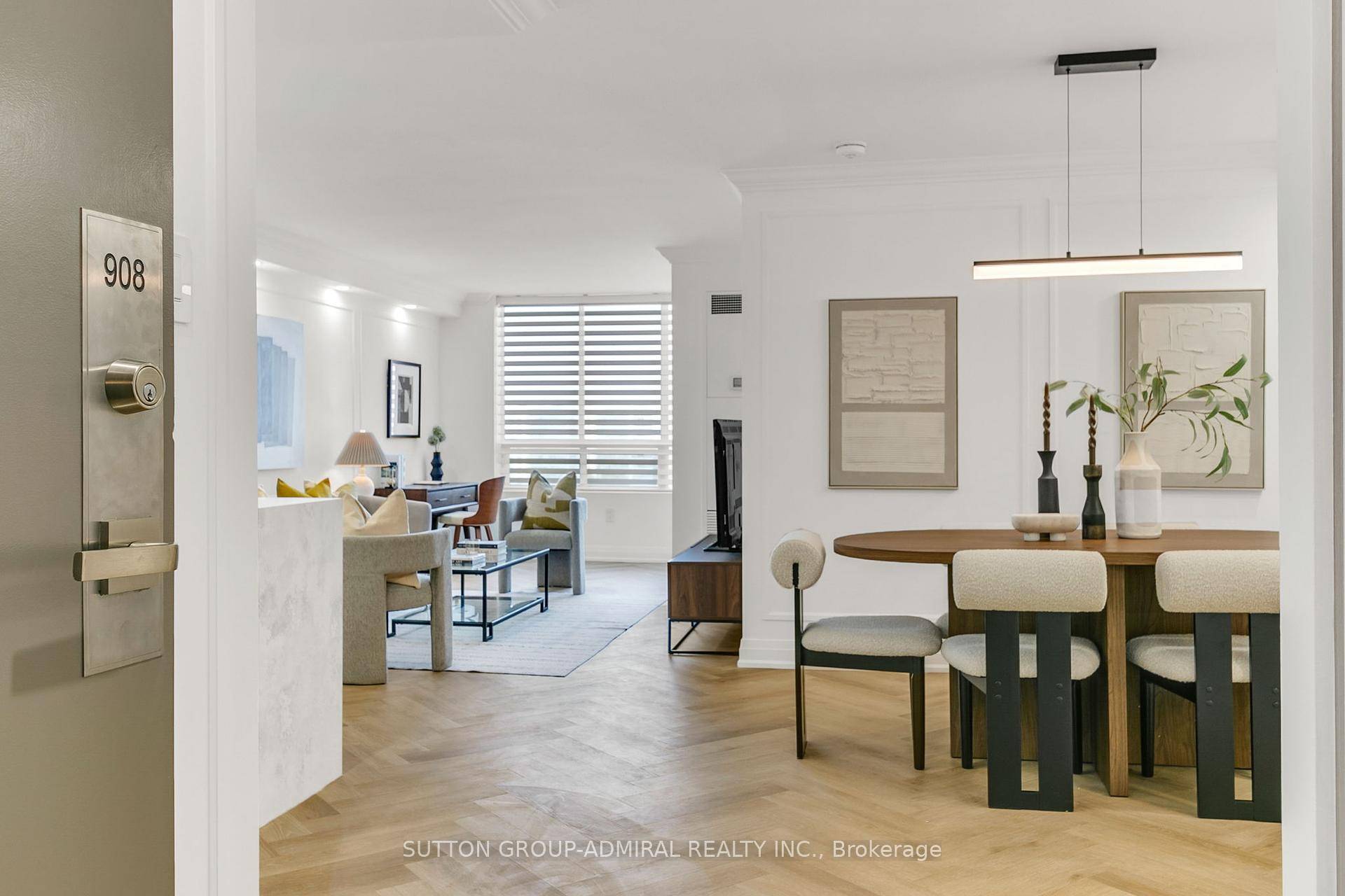 Absolutely Stunning 2 Bed, 2 Bath Condo Has Been Renovated Top To Bottom With Quality Finishings amp ; Attention to Detail !
