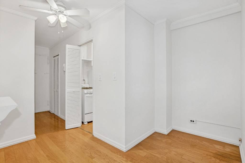 Renovated flex two bedroom in one of the most convenient locations in Midtown East !