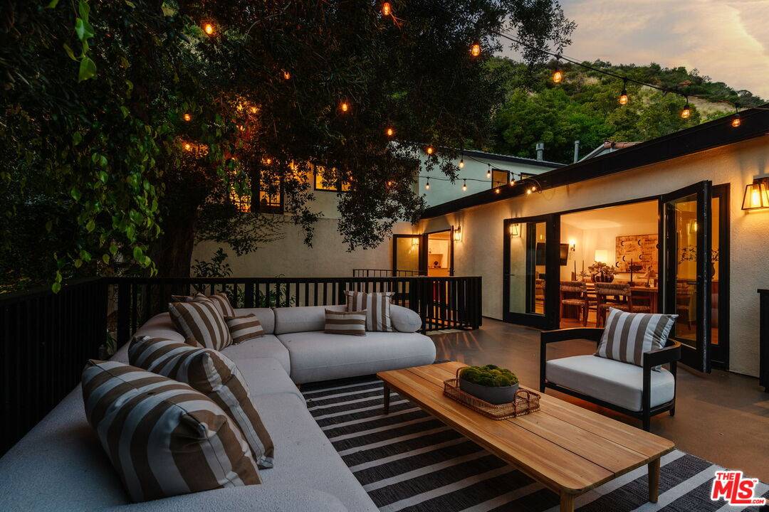 9849   Portola Dr 3BR Beverly Hills Post Office | B.H.P.O. La