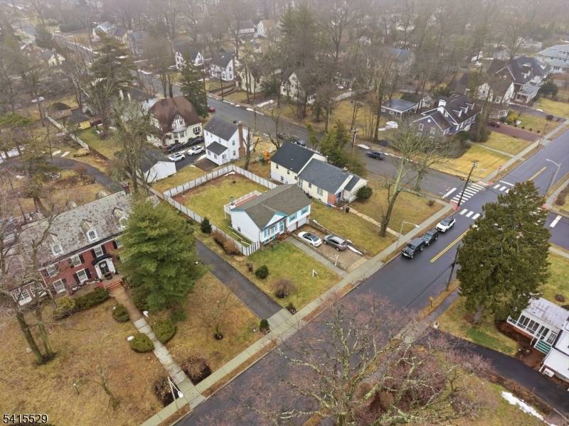 Nestled between Heywood avenue and Tremont avenue, 674 Berkeley avenue is the quintessential Split Level house that boast a classic Bay window and a combination of red brick and vinyl ...