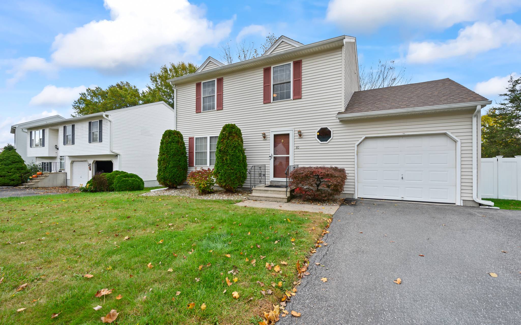 This move in ready Wethersfield gem offers the perfect balance of comfort, thoughtful updates, and outdoor living all just minutes from everything you need.