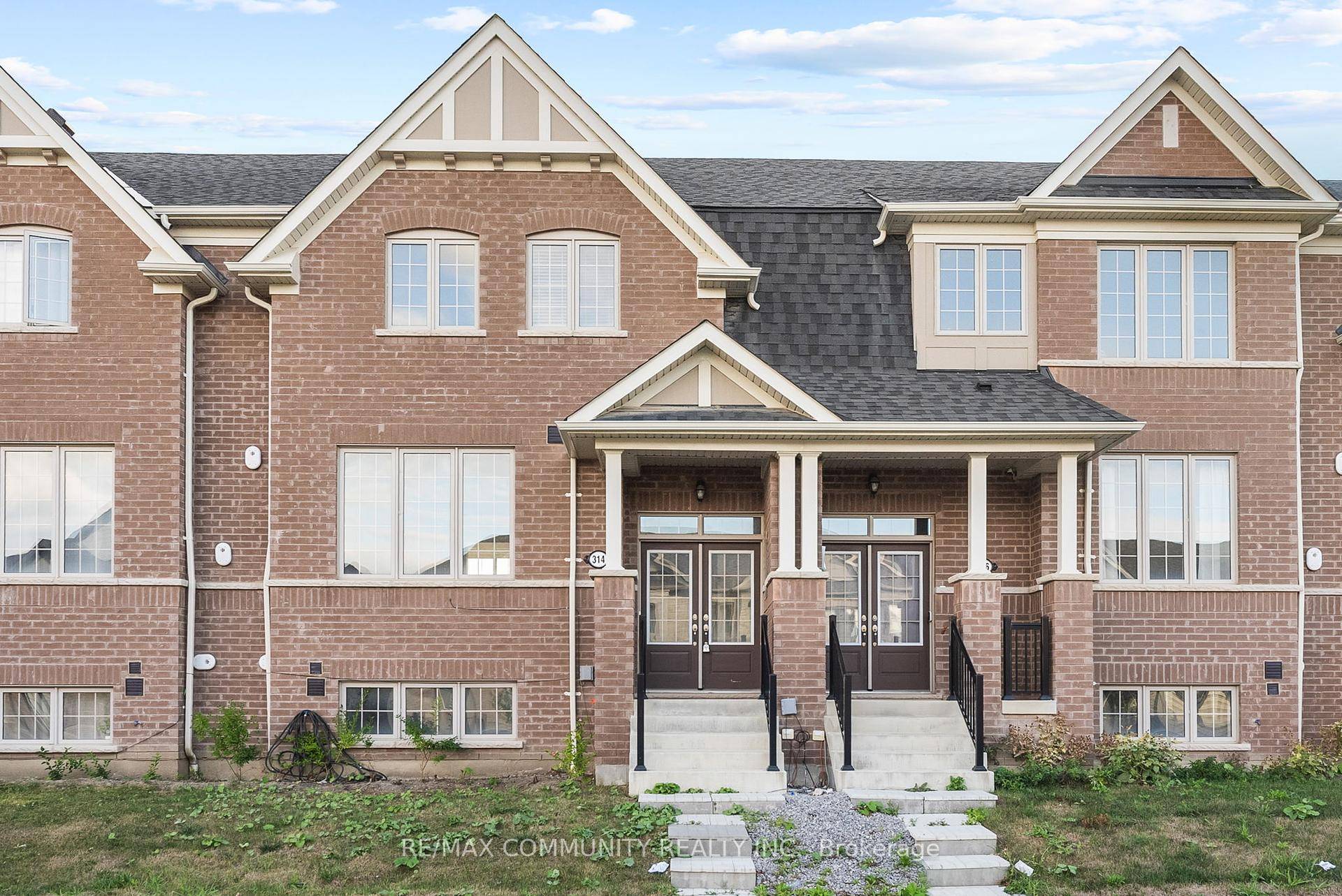 Welcome to Your Dream Home in Chelsea Hill, Whitby's Most Desired Community !
