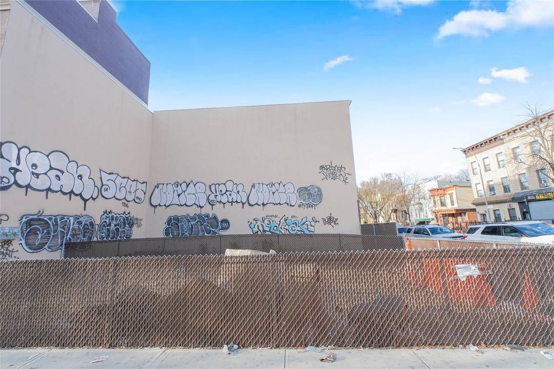 Prime Development Opportunity in Brooklyn 52 Buffalo Ave Unlock the potential of this rare, buildable lot in the heart of Ocean Hill, Brooklyn.