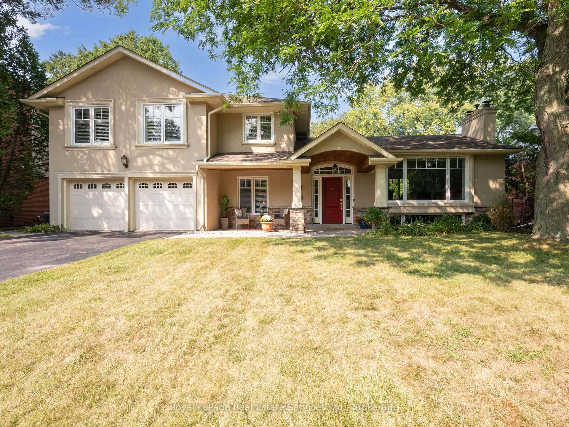 Highly Coveted South West Oakville Coronation Park !