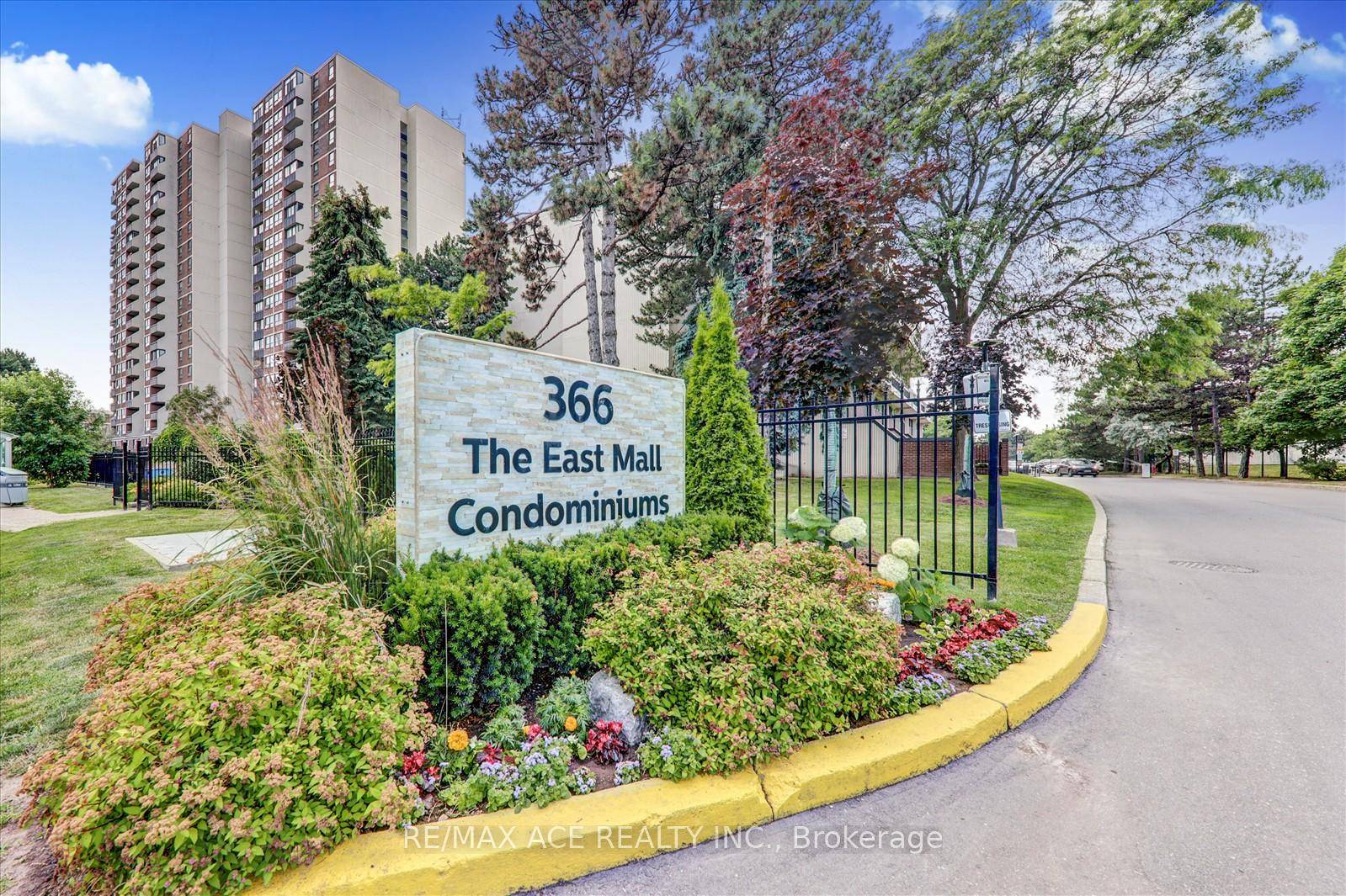 AMAZING LIGHT FILLED 3 BEDROOM 3 WASHROOM CONDO IN CENTRAL ETOBICOKE.