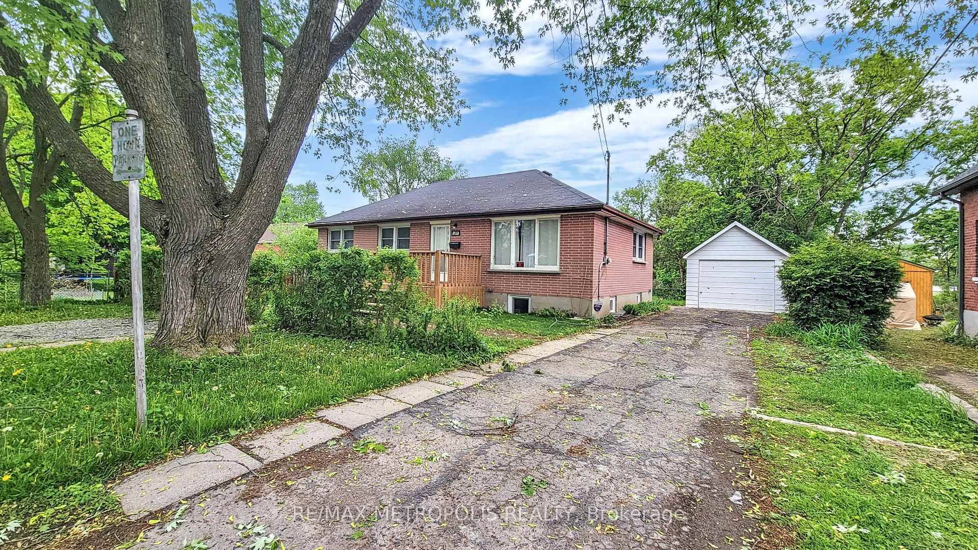 A Beautifully Renovated 3 Bedroom Bungalow Situated In An Amazing Family Oriented Area In Peterborough.