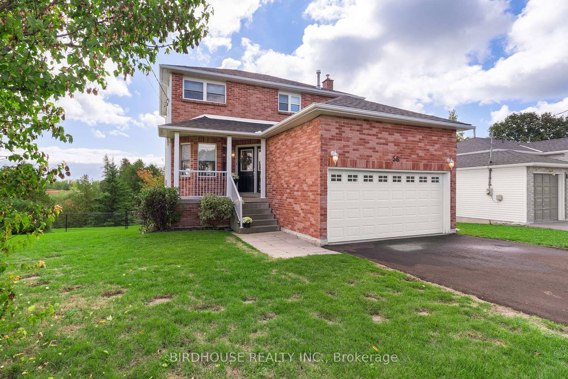 RAVINE WALK OUT LOT WITH IN LAW APARTMENT !