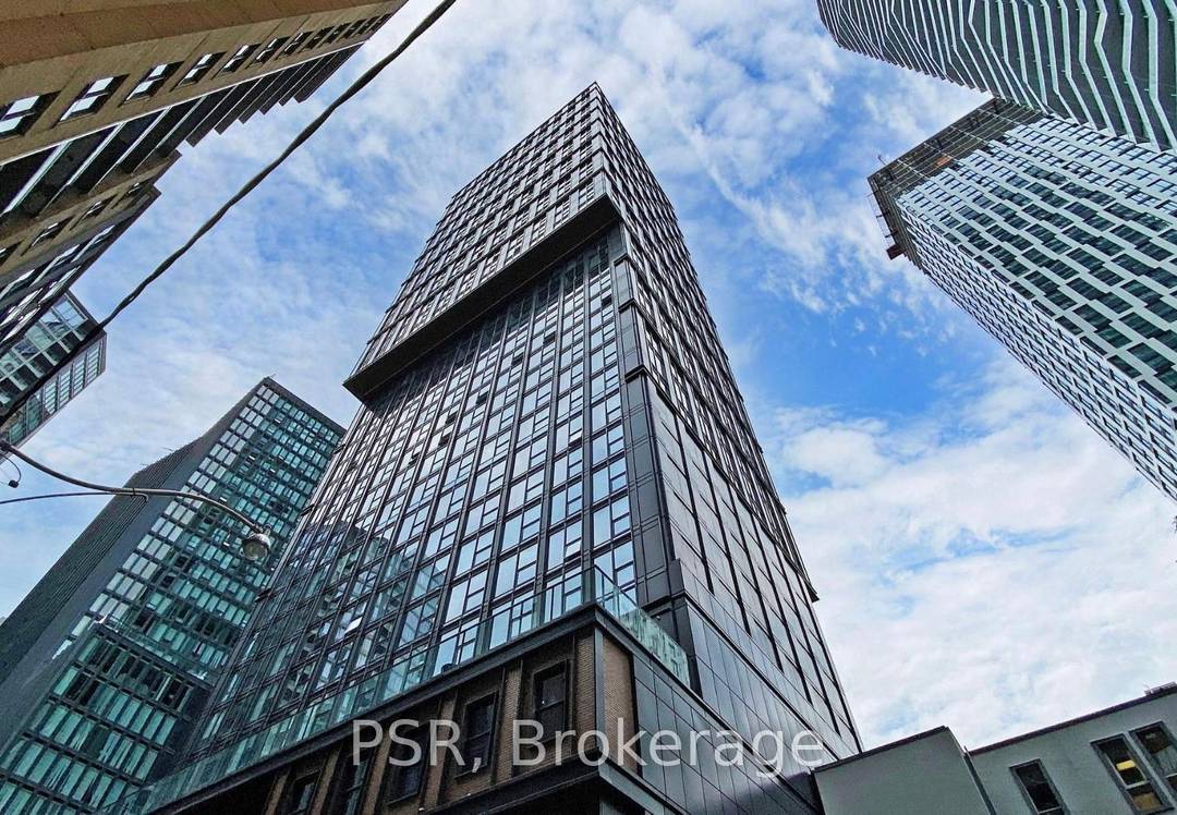 Welcome to this luxurious, brand new studio residence perched on the 36th floor at 82 Dalhousie Street, in the heart of downtown Toronto.