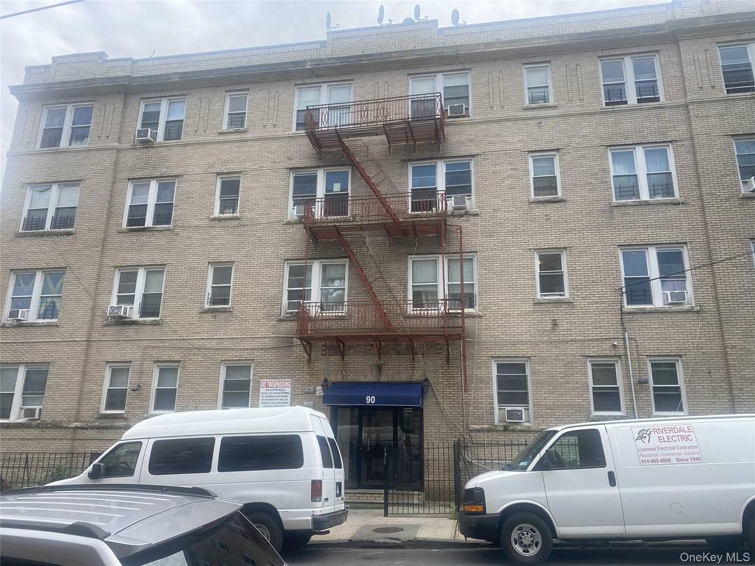 Yonkers Area off Riverdale Avenue, Close to City Line, 13 Units walk up, Close to transportation, Excellent Building, Great Investment.