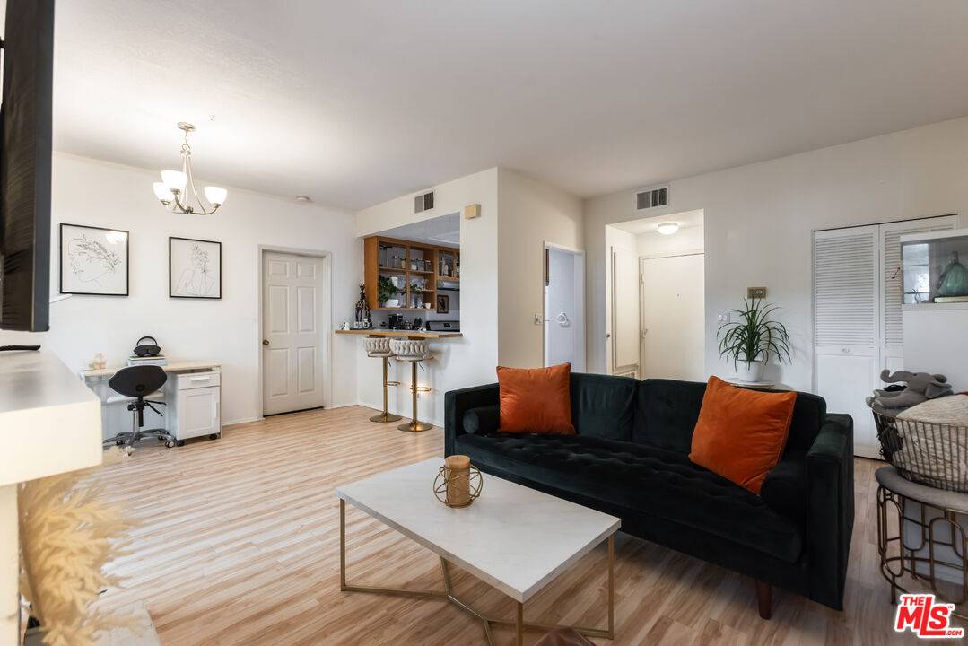 8500   Falmouth Ave 1BR La
