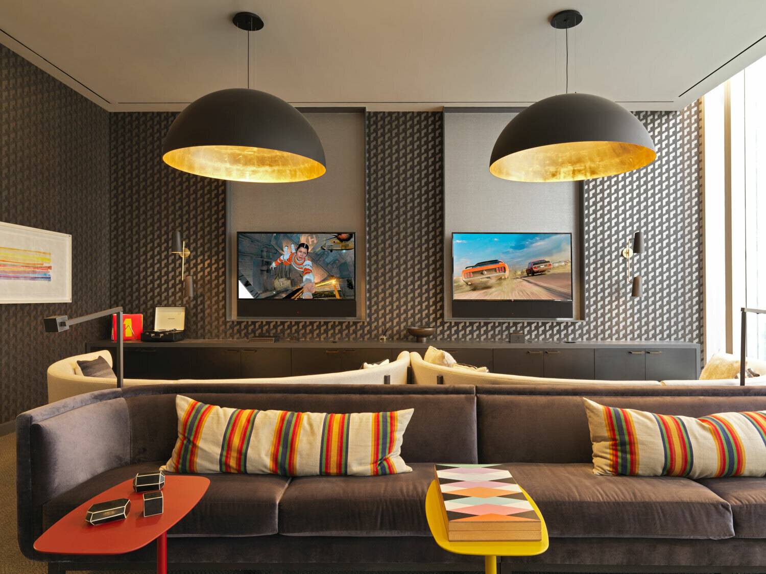 ONE MANHATTAN SQUARE OFFERS ONE OF THE LAST 20 YEAR TAX ABATEMENTS AVAILABLE IN NEW YORK CITY Residence 8J is a 696 square foot one bedroom, one bathroom with an ...