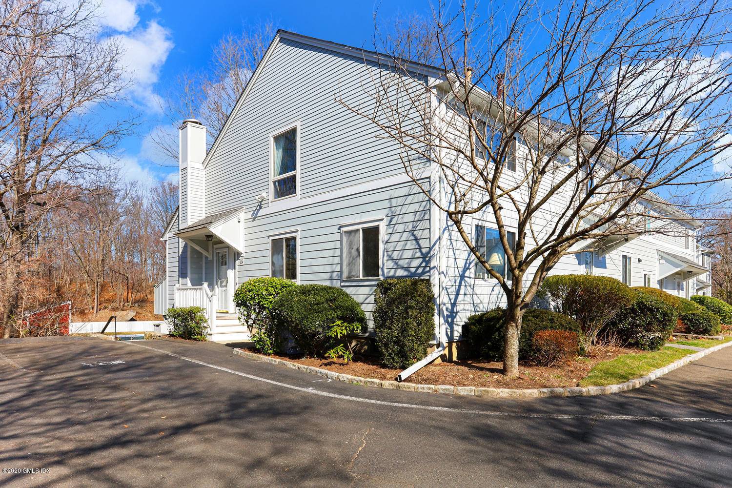 Spacious 1BR unit at Silo Hill on 3 levels with a private elevator.