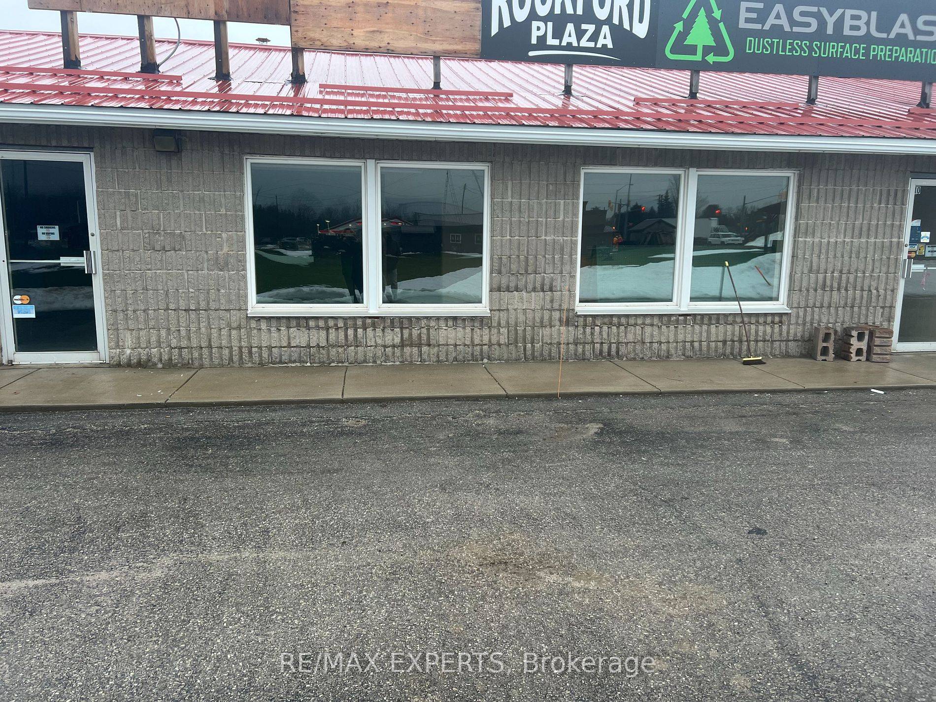 Rockford plaza Meaford Ontario unit10 11 Street front units two for one unit rent.