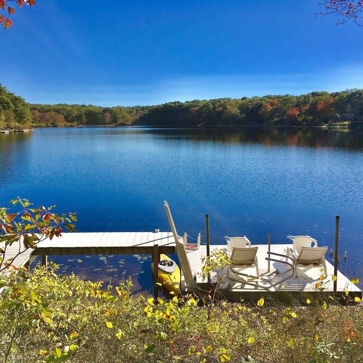 Chic Southampton Cottage on Little Fresh Pond