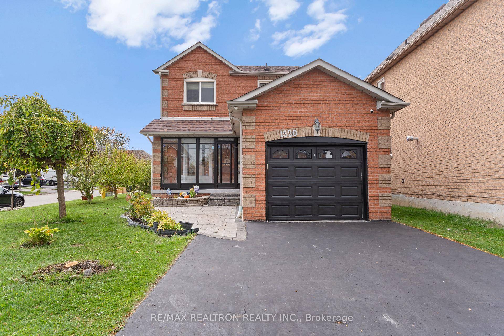 Large Corner Lot Gem with East Facing Exposure on a Premium Pickering Location !