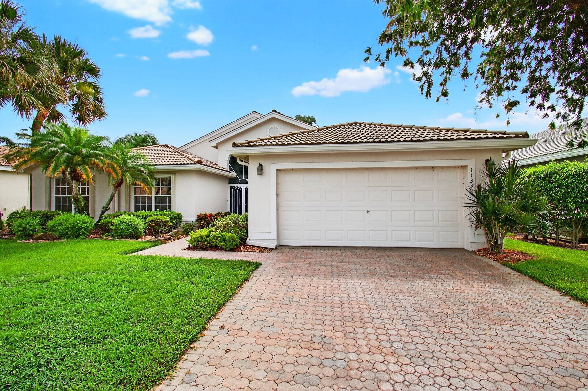 A C 2019Hot Water Heater 2021Experience the union of comfort and luxury at 11339 Barca Boulevard, Boynton Beach, FL.
