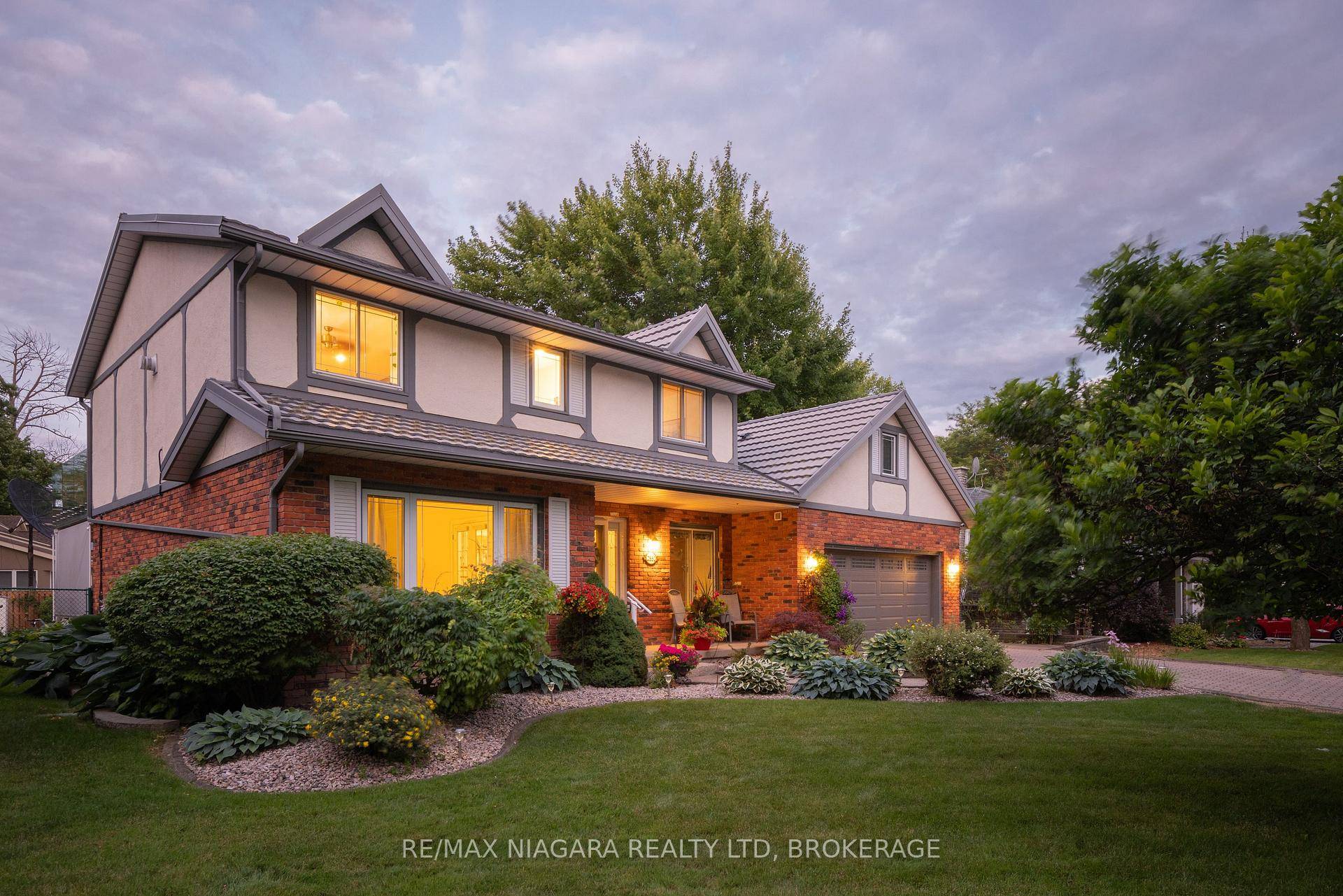 We are excited to present 2550 Noella Crescent, an extraordinary residence located in the sought after neighborhoods of Niagara Falls.
