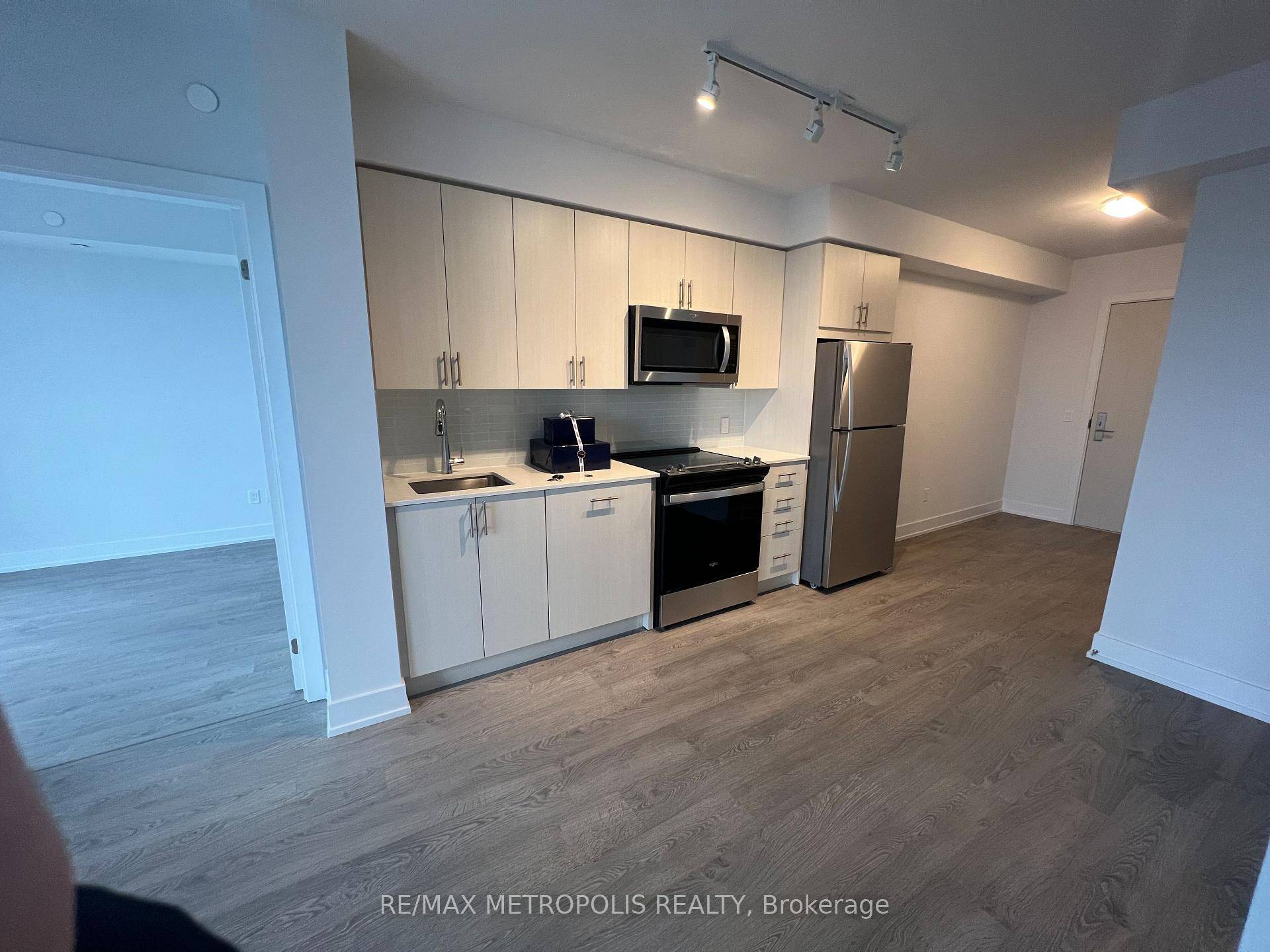 Beautiful apartment with stunning west views.