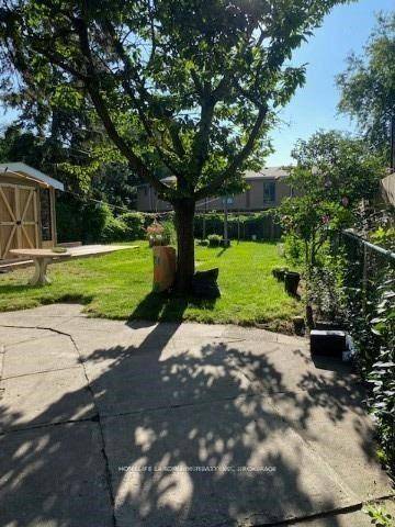 2 Bedrooms High Ceiling Basement Apt In A Central Location Close To All Amenities.