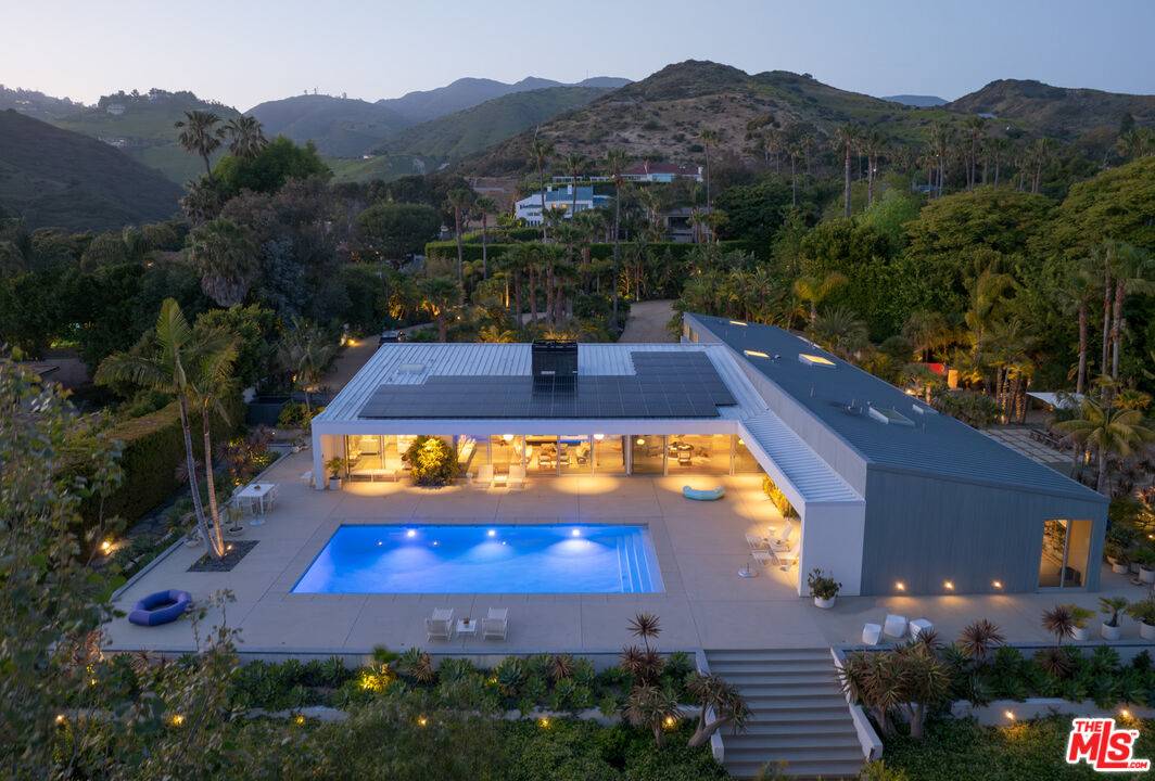 27044   Sea Vista Dr 6BR Malibu La