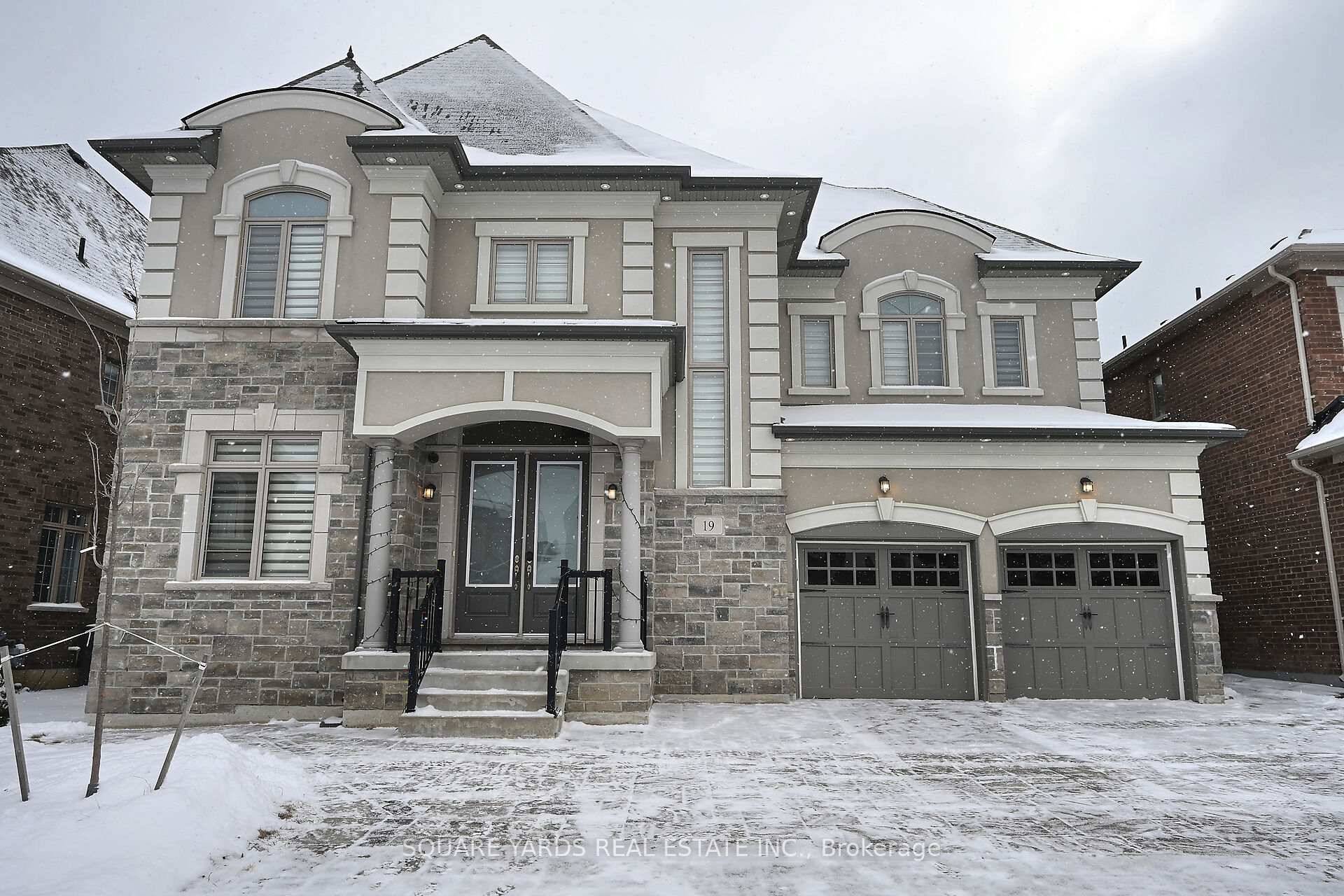 Welcome to this beautiful luxury home in one of Brampton's best neighborhoods.
