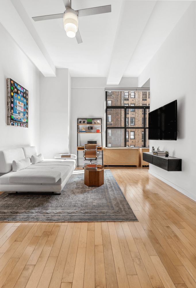 Welcome to unit 6L at 244 Madison Ave, a stunning one bedroom co op apartment in the heart of Midtown Manhattan.