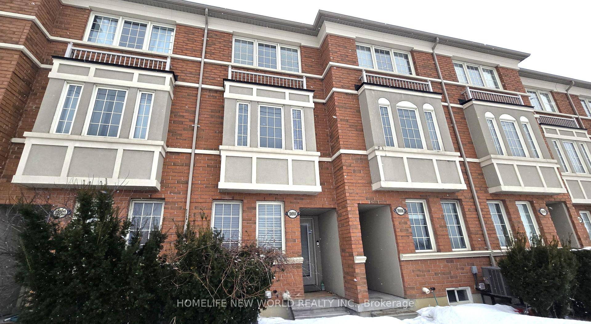 Bright amp ; Spacious 3 Bedrooms 4Baths Freehold Townhouse at highly sought after Berczy community.